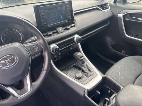 Used 2022 Toyota RAV4 XLE w/ XLE Grade Weather Package AWD/4WD image 20