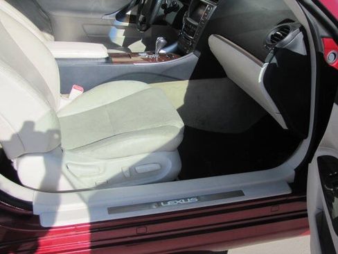 Used 2011 Lexus IS 250C RWD image 16