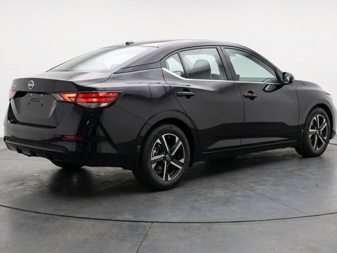 Used 2025 Nissan Sentra SV FWD image 9