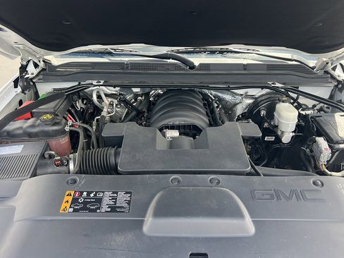 Used 2017 GMC Yukon XL SLT AWD/4WD image 36