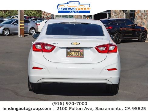 Used 2019 Chevrolet Cruze LT w/ Convenience Package image 3