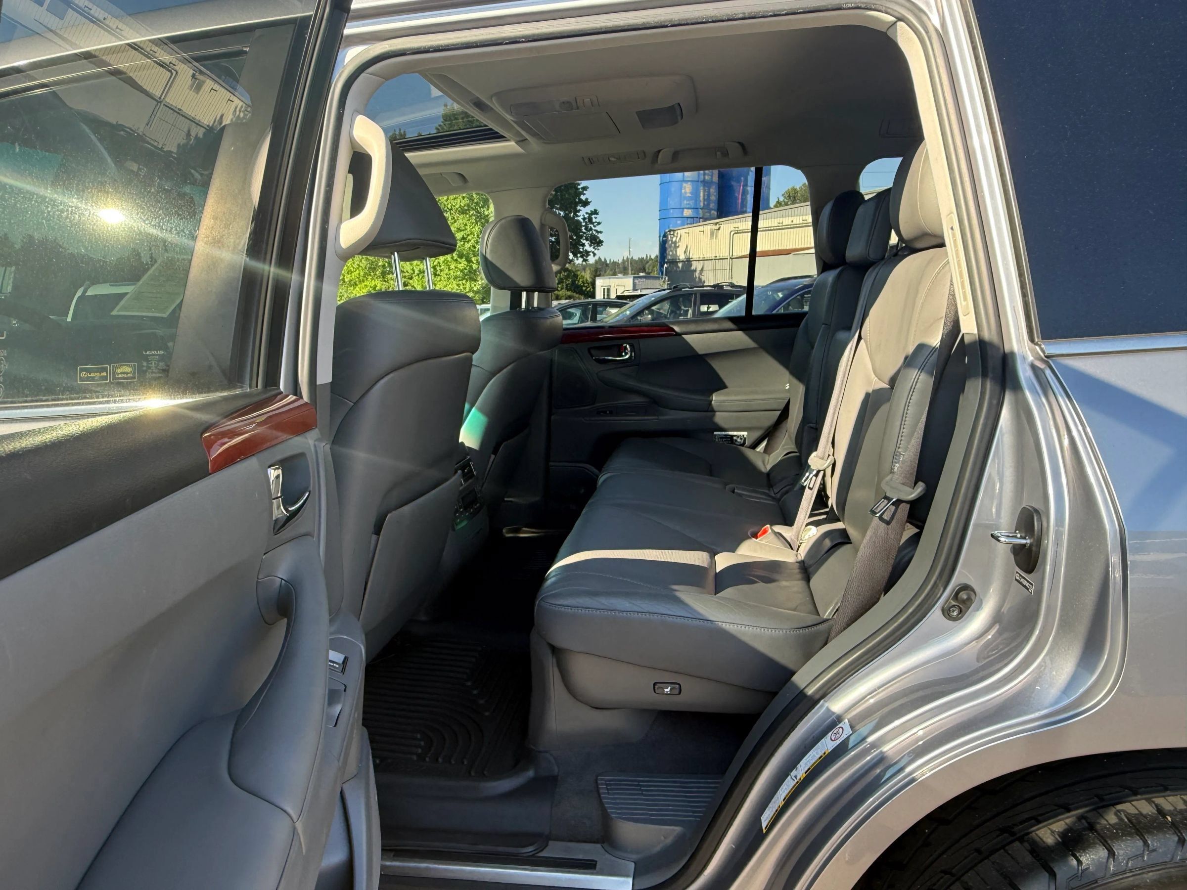 Used 2009 Lexus LX 570 4WD image 23