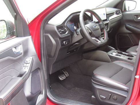 Used 2024 Ford Escape ST-Line w/ Tech Pack #1 AWD/4WD image 10