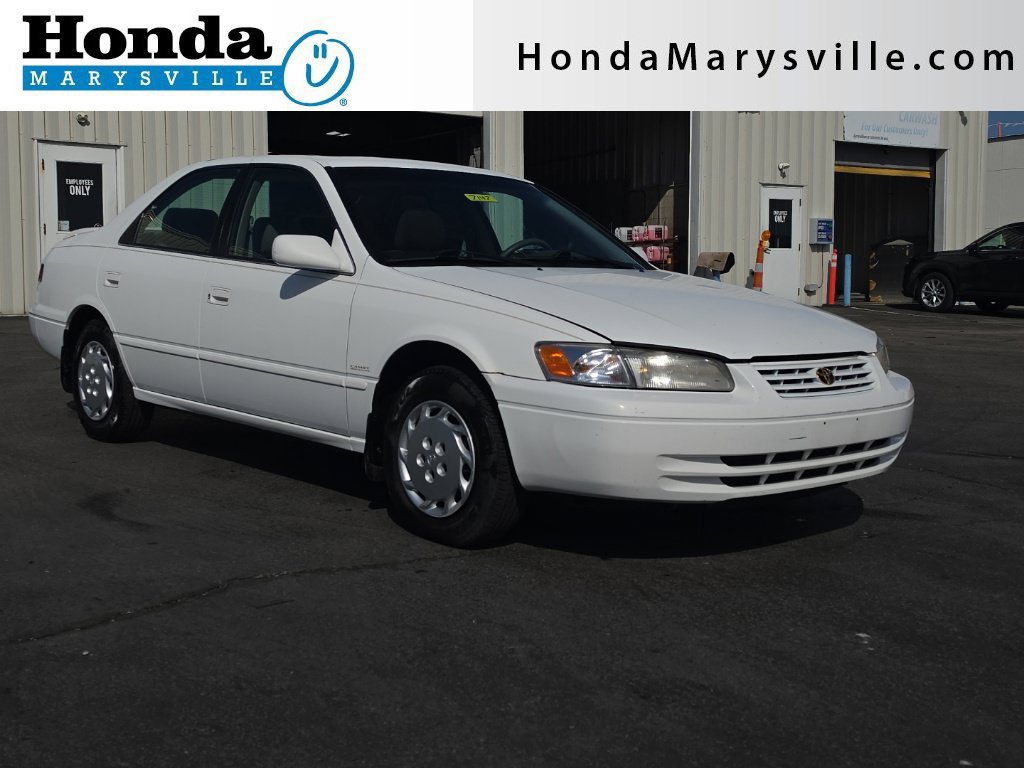 Used 1999 Toyota Camry LE FWD image 1