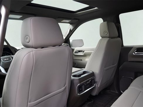 New 2026 GMC Sierra 1500 SLT image 31