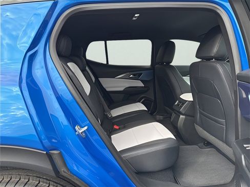 New 2026 Chevrolet Equinox EV LT image 11