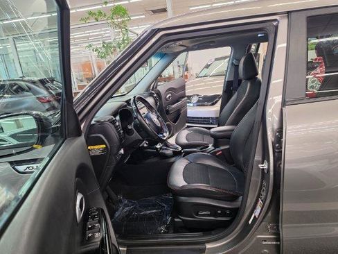 Used 2017 Kia Soul ! w/ Tech Package FWD image 31