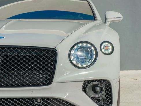 Used 2022 Bentley Continental GT image 28
