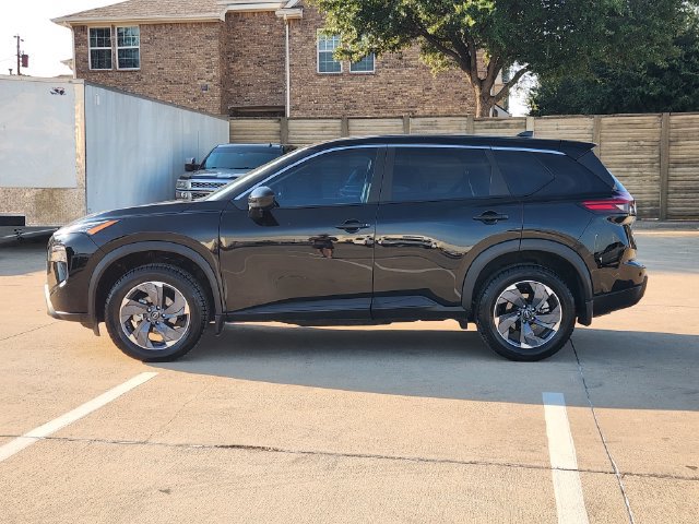 Used 2026 Nissan Rogue SV FWD image 12