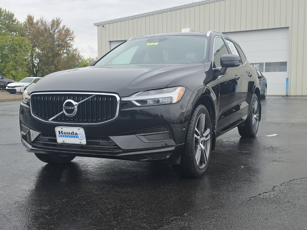 Used 2019 Volvo XC60 T5 Momentum w/ Multimedia Package AWD/4WD image 3