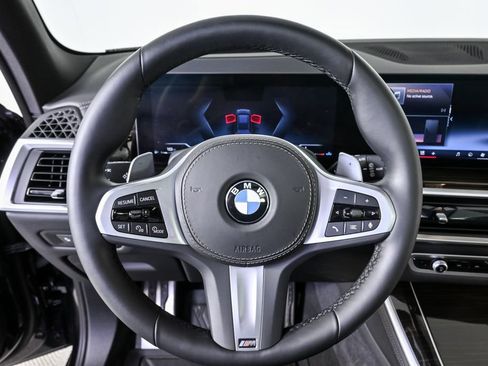 Used 2024 BMW X5 xDrive40i w/ M Sport Package image 10