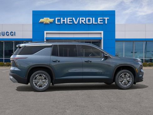 New 2026 Chevrolet Traverse LT w/ Driver Confidence Package FWD image 5