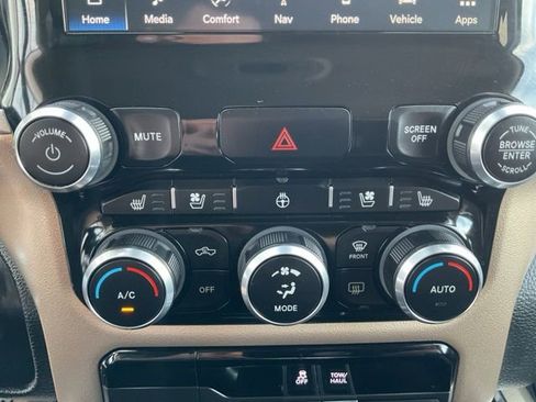 Used 2022 RAM 1500 Laramie AWD/4WD image 19