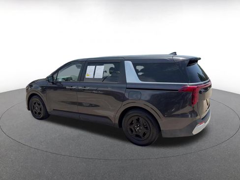 Used 2026 Kia Carnival FWD image 10