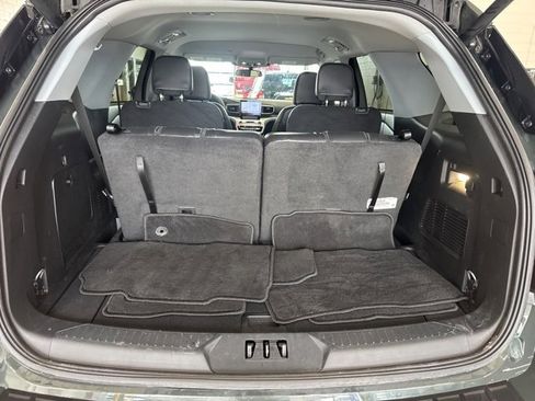 Used 2023 Ford Explorer XLT w/ Equipment Group 202A image 12