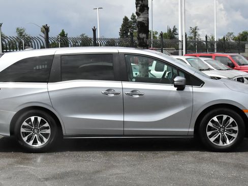 Used 2023 Honda Odyssey EX-L image 9