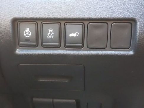 Used 2018 Nissan Murano SL w/ Moonroof Package image 18