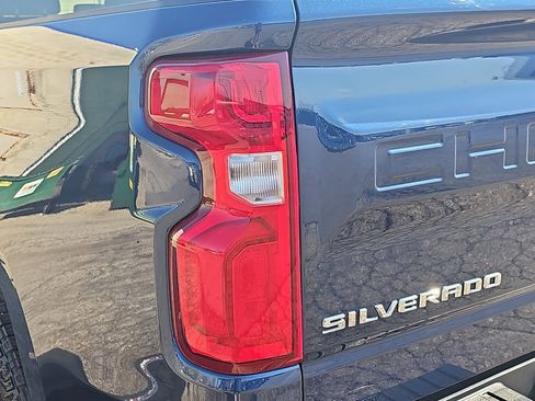 Used 2022 Chevrolet Silverado 1500 RST AWD/4WD image 39