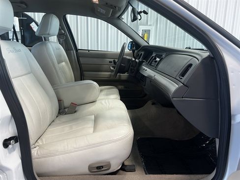 Used 2008 Mercury Grand Marquis LS image 24