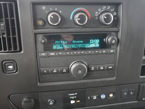 Used 2019 Chevrolet Express 3500 LT w/ LT Preferred Equipment Group RWD image 11