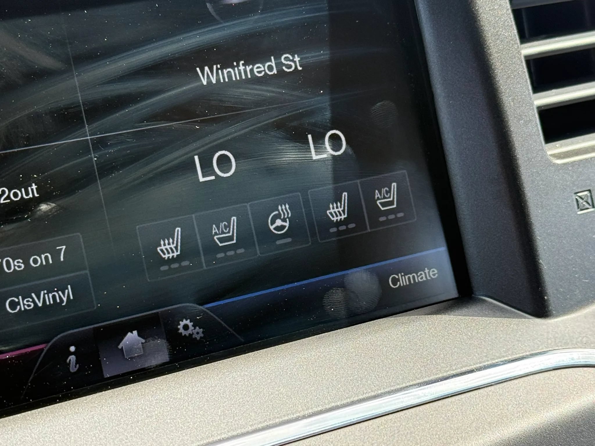 Used 2013 Lincoln MKS AWD image 30