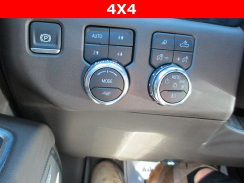 Used 2024 GMC Sierra 1500 SLT w/ SLT Premium Plus Package image 29