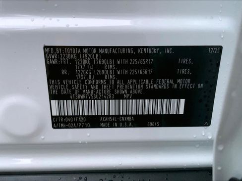 Used 2025 Toyota RAV4 XLE image 31