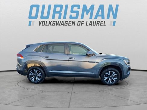 Used 2024 Volkswagen Atlas Cross Sport SE image 2