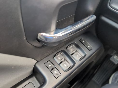 Used 2018 Chevrolet Silverado 2500 W/T AWD/4WD image 17