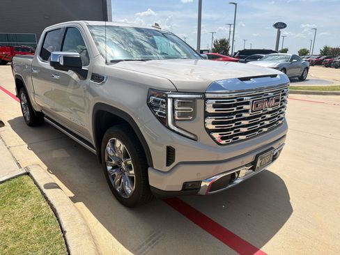 Used 2026 GMC Sierra 1500 Denali w/ Denali Reserve Package AWD/4WD image 15