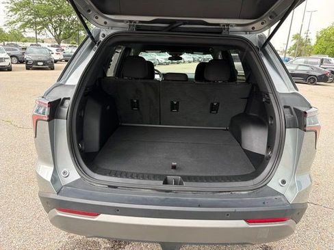 Used 2026 Chevrolet Equinox LT AWD/4WD image 14