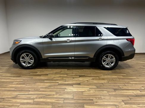 Used 2022 Ford Explorer XLT w/ Equipment Group 202A AWD/4WD image 26