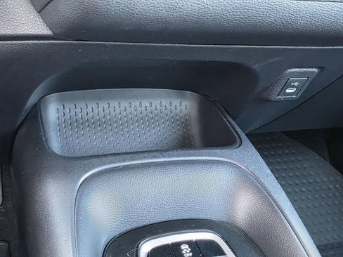 Used 2025 Toyota Corolla LE image 17