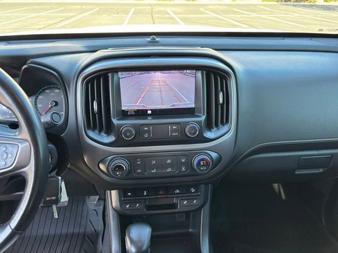 Used 2022 GMC Canyon AT4 AWD/4WD image 17