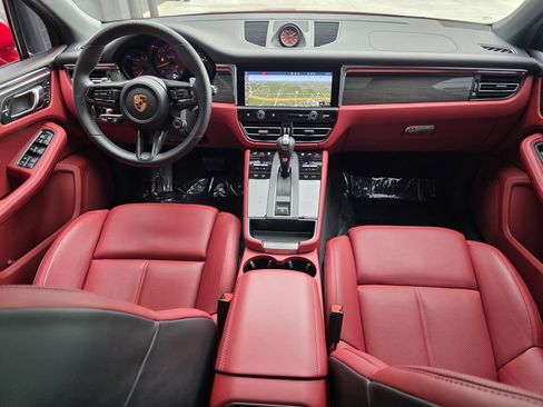 Certified 2025 Porsche Macan GTS AWD/4WD image 11