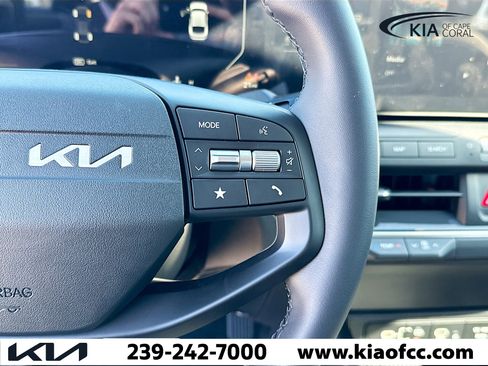 New 2025 Kia K4 EX image 36