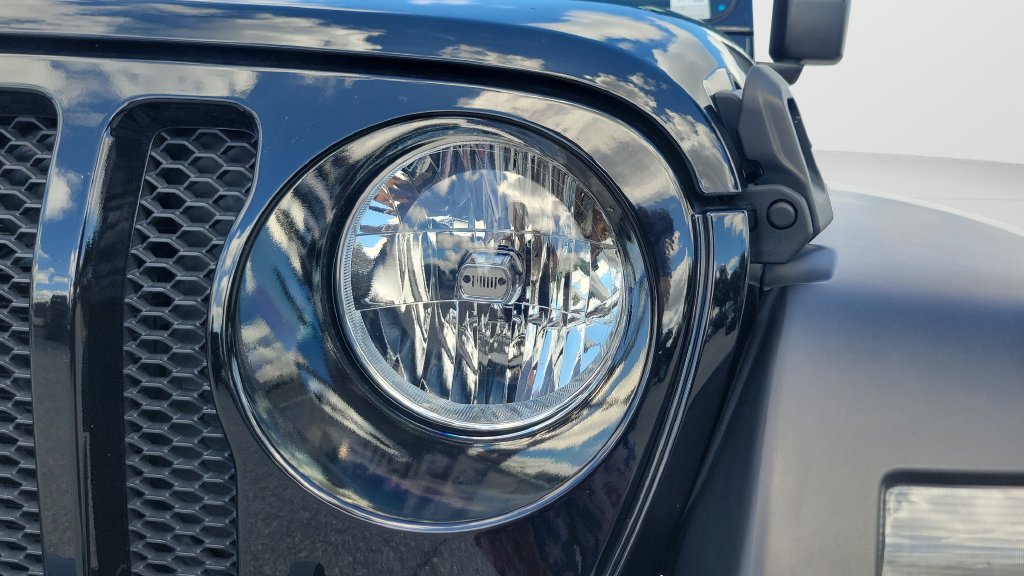 Used 2021 Jeep Wrangler Sport AWD/4WD image 10