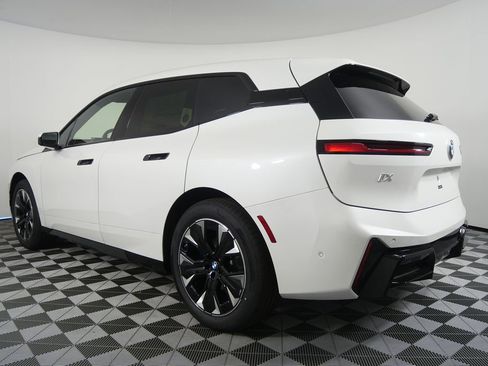 Used 2026 BMW iX xDrive60 w/ M Sport Package image 5