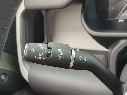 Certified 2025 Land Rover Defender 110 S image 28