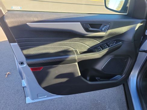 Certified 2022 Ford Escape SE w/ Convenience Package image 16