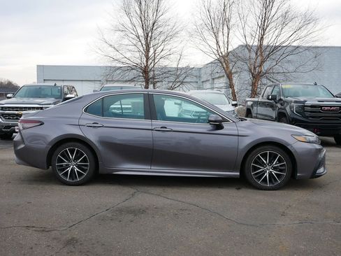 Used 2023 Toyota Camry SE image 8
