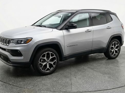 Used 2025 Jeep Compass Limited AWD/4WD image 3