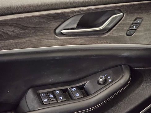 Used 2023 Jeep Grand Cherokee L Limited w/ Black Appearance Package image 30