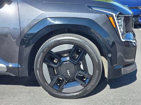 Certified 2024 Kia EV9 GT-Line AWD/4WD image 11