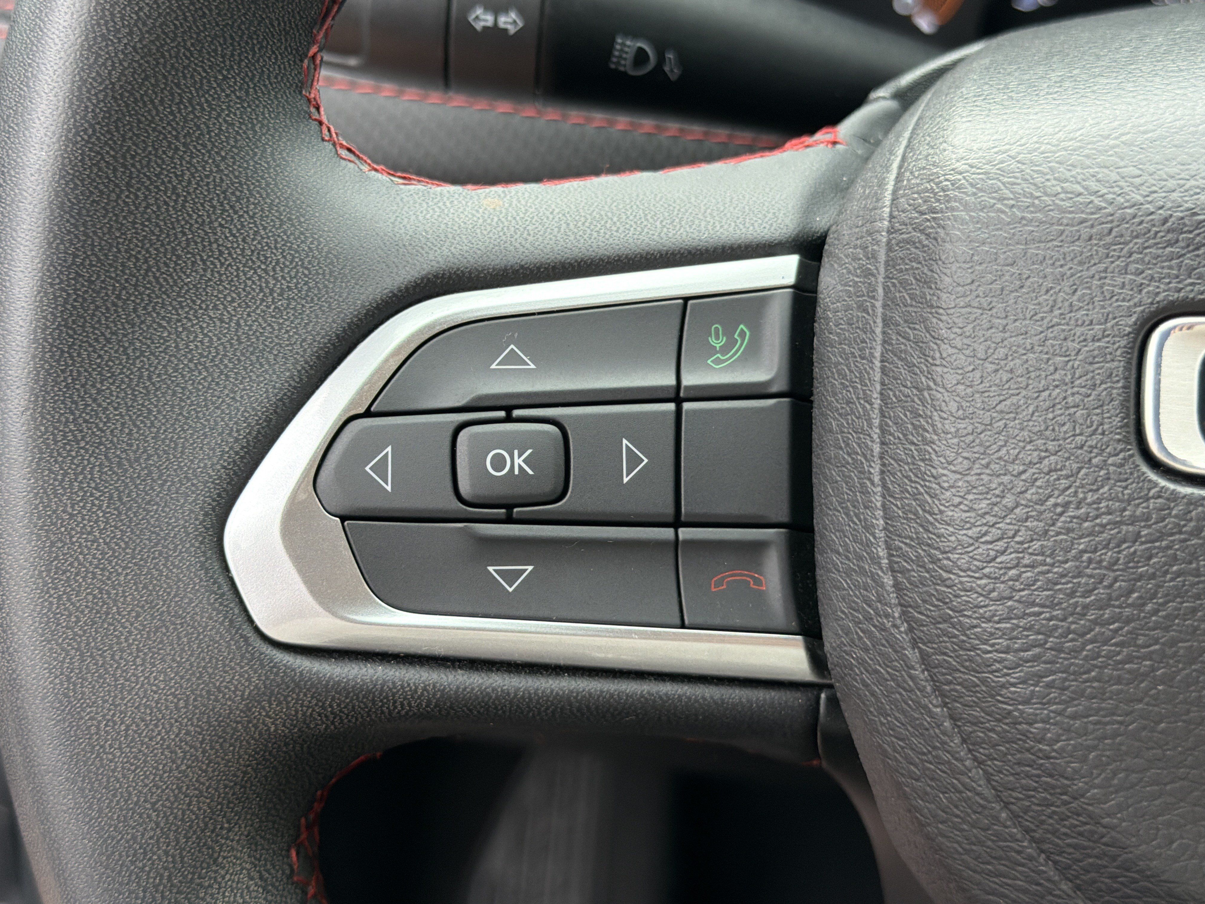 Used 2024 Jeep Compass Trailhawk AWD/4WD image 25