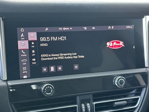 Certified 2022 Porsche Macan GTS image 18