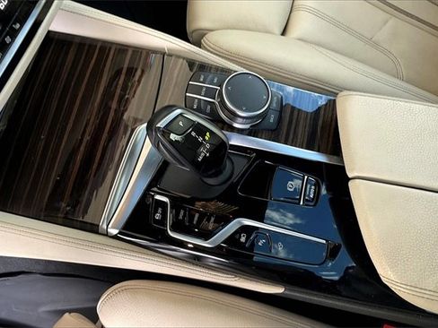 Used 2021 BMW 530e w/ M Sport Package image 16