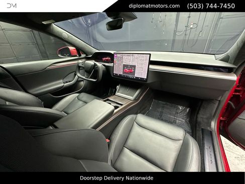 Used 2021 Tesla Model S Plaid image 18