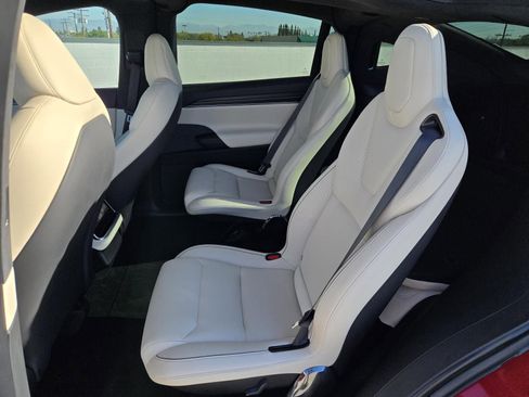 Used 2022 Tesla Model X Plaid image 21