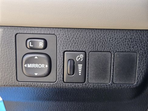 Used 2016 Toyota RAV4 XLE image 21